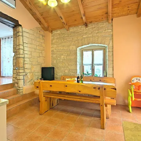 Casa Antoli Nyaraló *