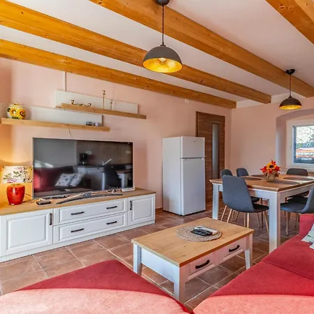 Awesome In With Kitchen Šišan