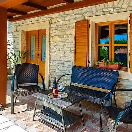 Casa Antoli בית נופש Tinjan